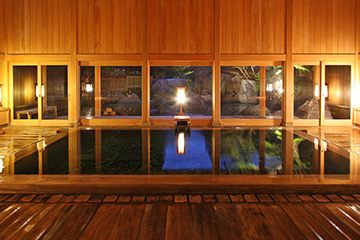 国登録有形文化財の木造建築が 情緒を醸す秘湯宿