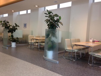 カスタマーラウンジでおくつろぎ下さい。