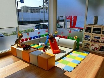 キッズスペースも充実、お子さまにもご満足頂けます。