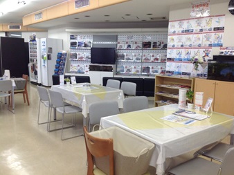 広々としたショールームでゆっくりとおくつろぎください。