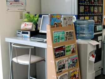 フリードリンクがございます、ゆっくりおくつろぎください。