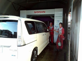 お客様の大切なお車を丁寧に整備いたします。