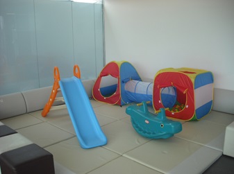 キッズコーナーが広くなりました。