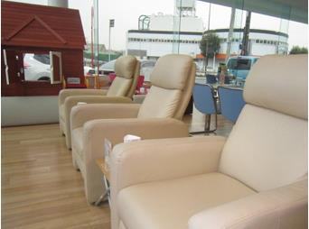 リクライニングシートをご用意しました。