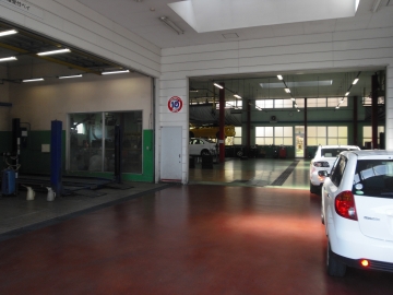 サービス工場もあります。