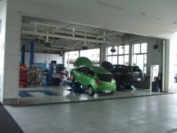 整備工場も併設♪メカの事なら銘柄問わず何でもご相談ください(^^)