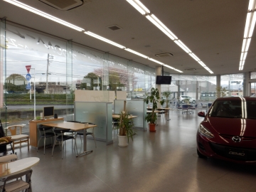 ☆広く明るいショールーム☆ お気軽にお立ち寄りください♪