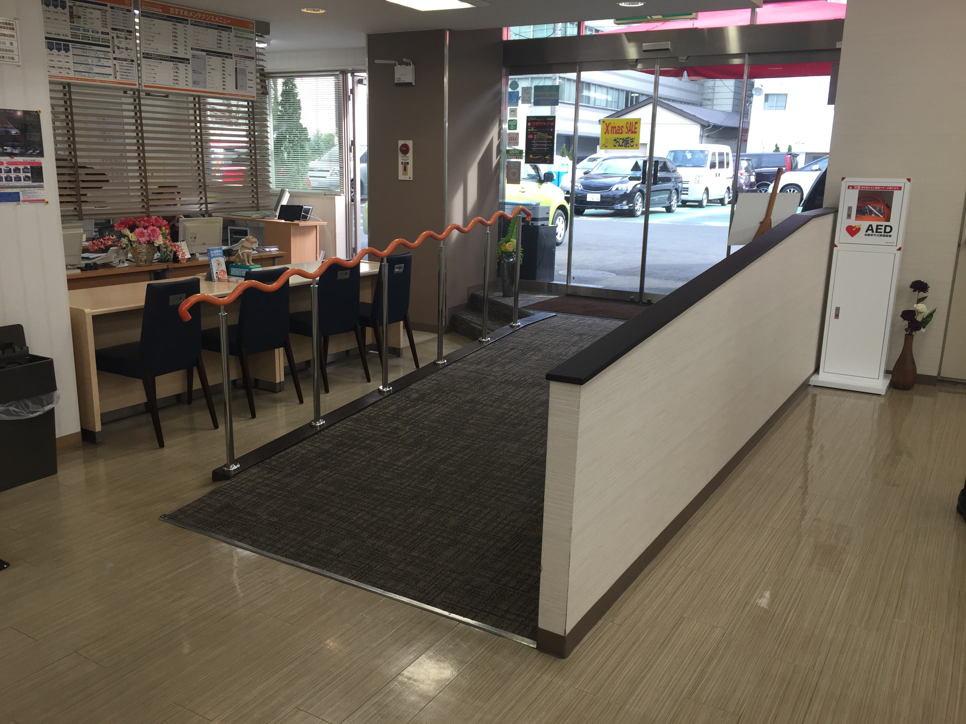 お店の入り口はバリアフリーになっています