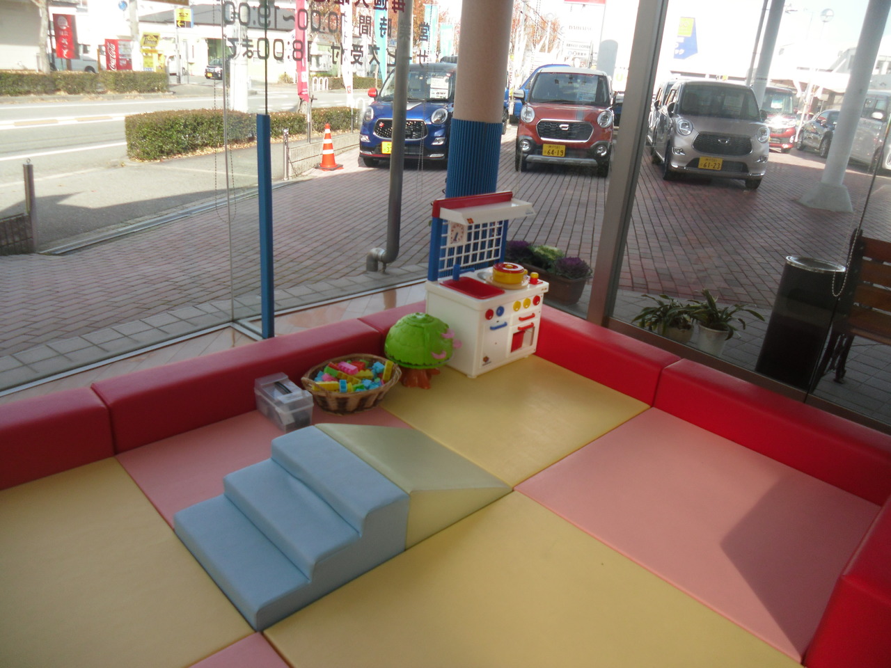 お子様も快適キッズコーナー