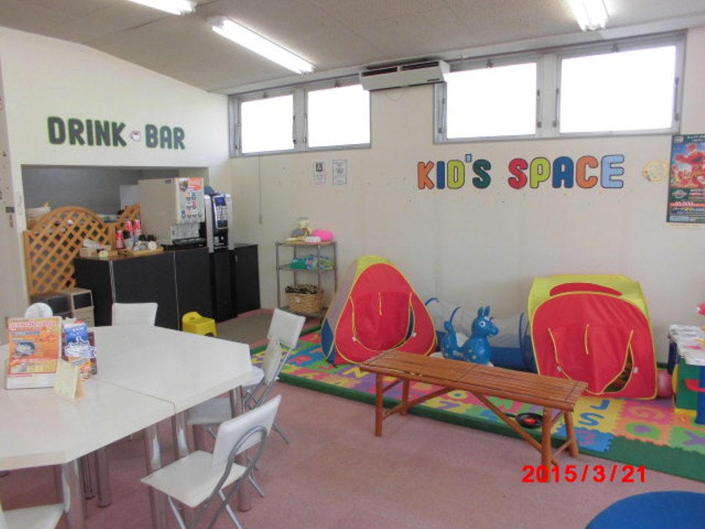 ⑧ キッズコーナー・ドリンクコーナーのご利用はご自由にどうぞ♪