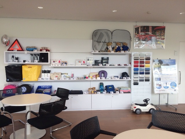 Volkswagen純正グッズ・アクセサリーの販売をしております♪