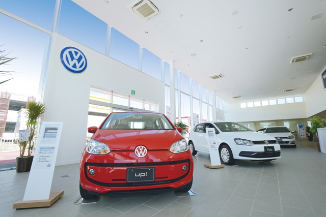 広々としたショールームで展示車をご覧いただけます