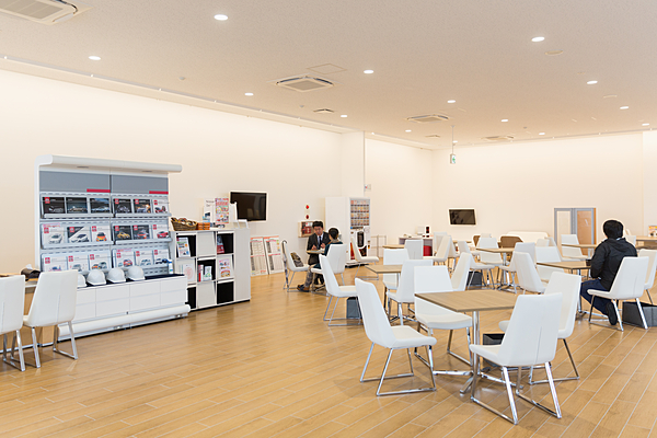 ショールーム内です。