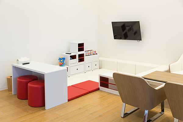 キッズコーナーがございます。