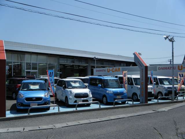 【展示場】常時20台ほど、入れ替わり展示しております!新型車試乗車もご用意しておりますのでじっくりご覧下さいませ!