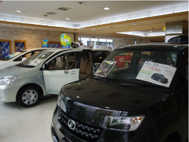 2Fショールームでは中古車も展示・販売しています