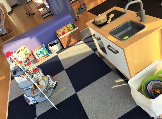 キッズコーナーで遊びましょう♪(=ﾟ&omega;ﾟ)ﾉ