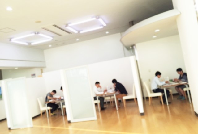 シンプル＆清潔感のある商談コーナー☺★