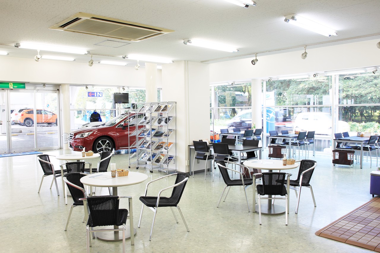 シンプル&清潔感あふれる店内(*^-^*)