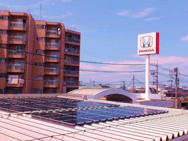 ソーラーパネルも完備し環境に配慮したお店です。