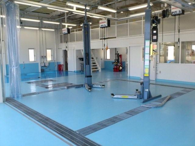 皆様の大切なお車を最新鋭の設備と技術でお守りします。