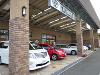 屋外展示場は屋根付きの広々としたスペースです。