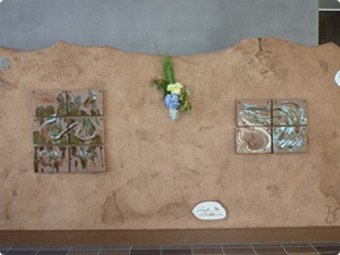 社長の川喜田が自らデザイン・製作を手がけたオブジェが、皆様をお迎えいたします。