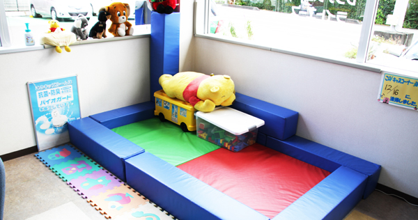 お子様の遊びスペースも完備