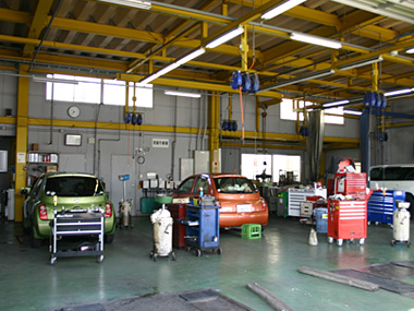 車検や整備、修理をはじめとする信頼のアフターサービスをサポートしています。お車のことなら何でもご相談下さい。