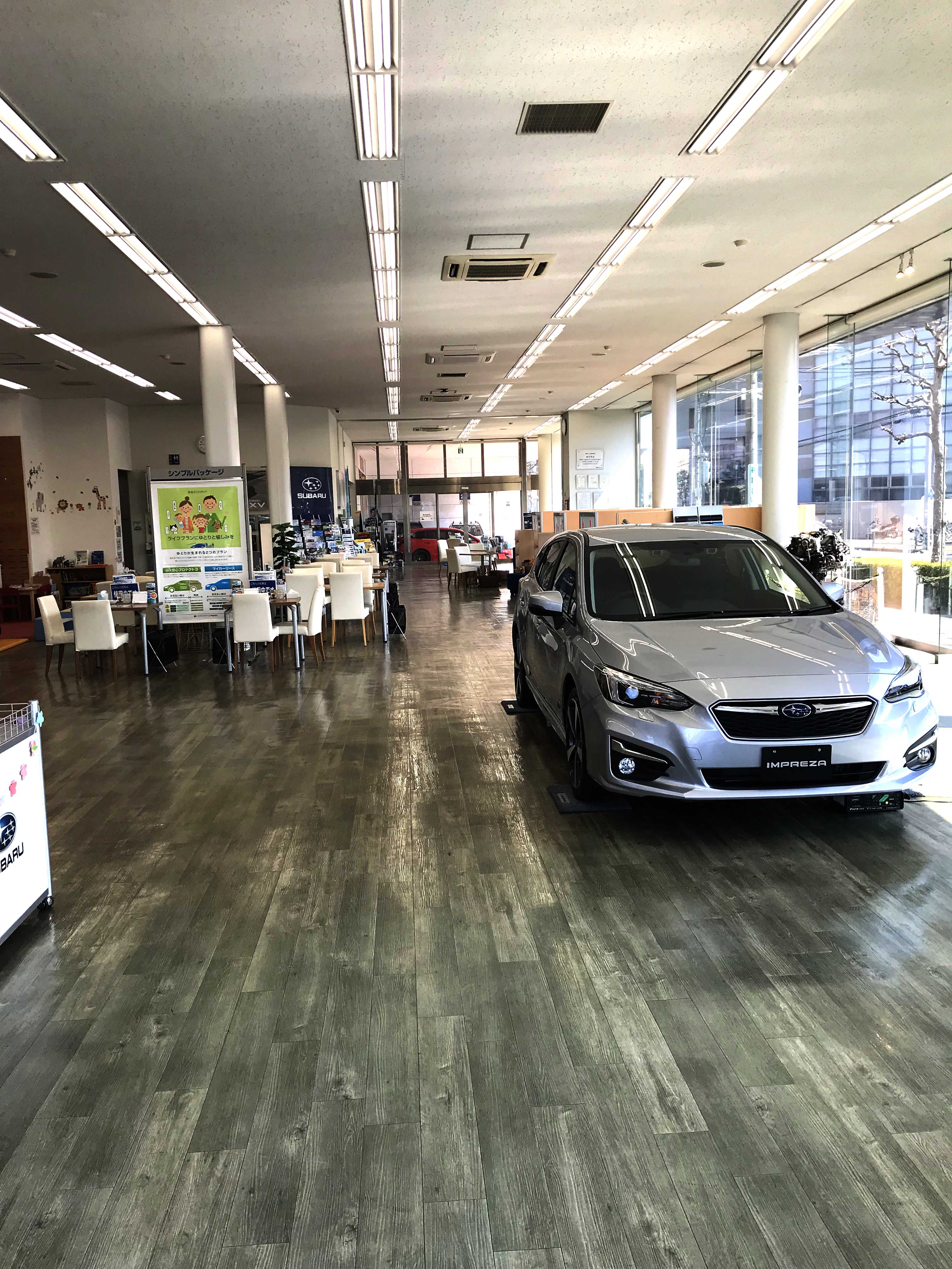 ショールーム ※展示車は定期的に入れ替えております