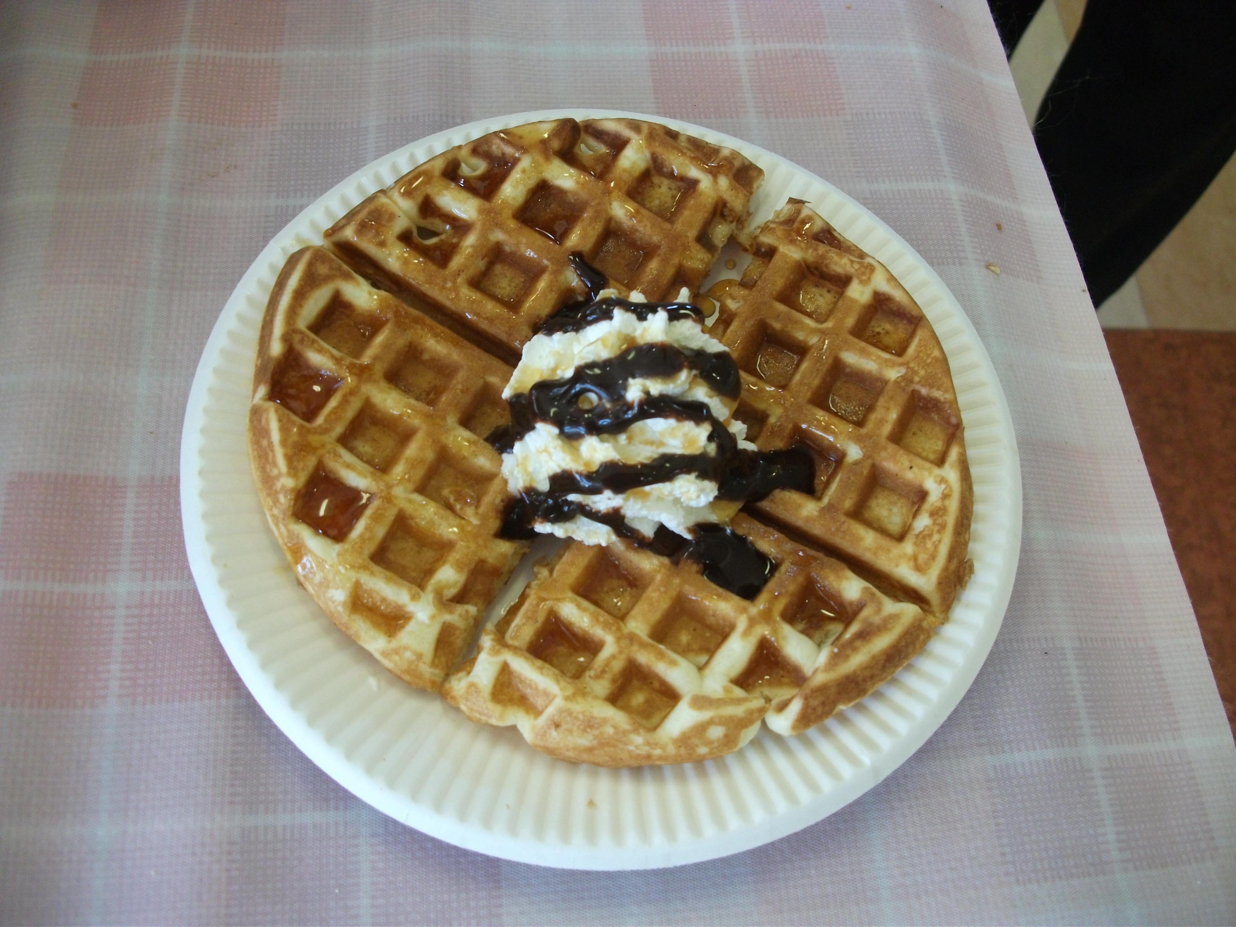 おいしいワッフル！　土日限定でご提供してます。