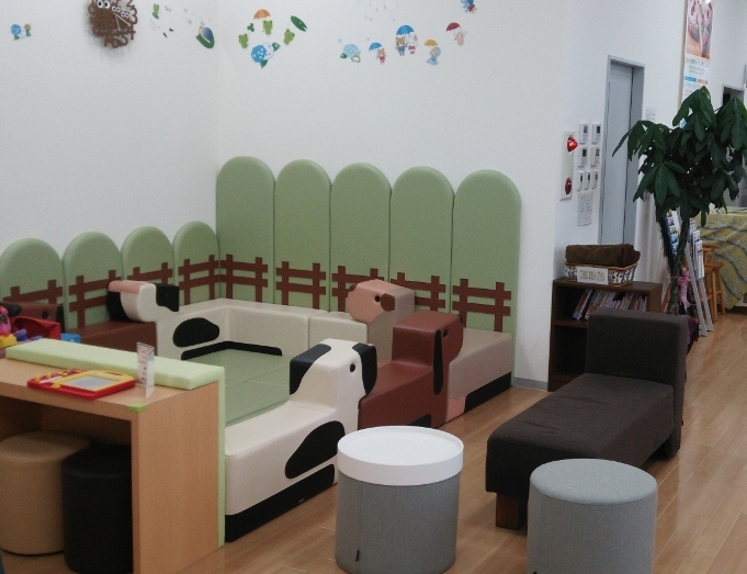 キッズコーナー、授乳室、多目的トイレなどもご用意しております