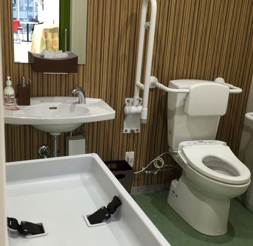 多目的トイレもご用意しております