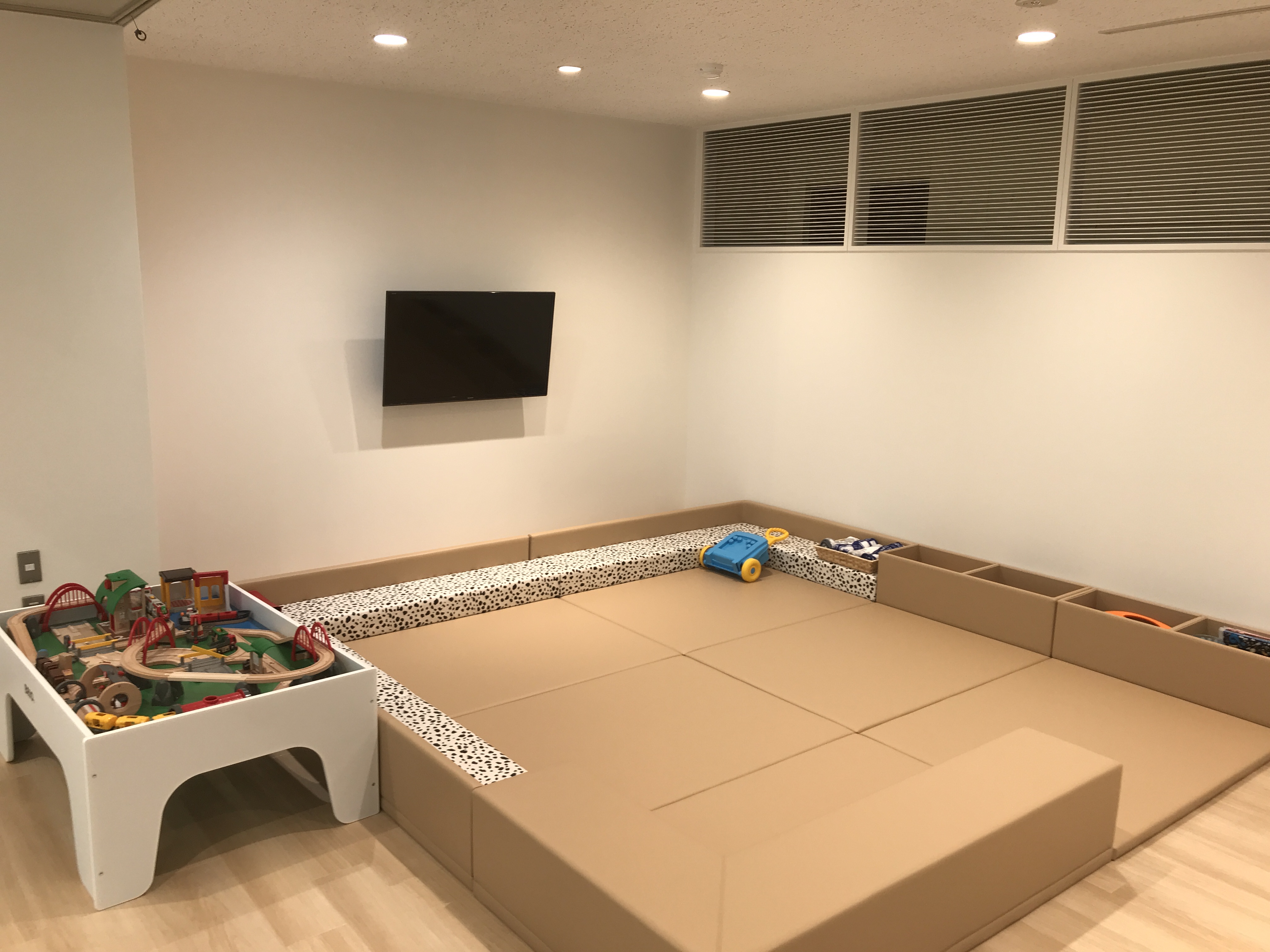 広いショールームの中にはキッズコーナーも完備。