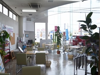 スタッフが笑顔でお出迎え、お待ちしております。