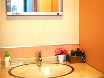 お化粧直しも落ち着いて出来るように清潔に保っております。