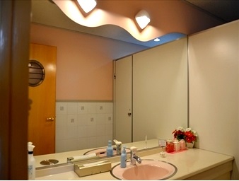 お化粧直しも落ち着いて出来るように清潔に保っております。
