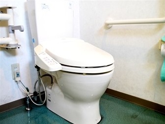 バリアフリーのトイレですので、どうぞお気軽に！