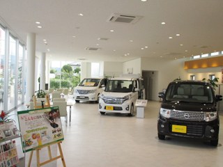 ショールーム展示車