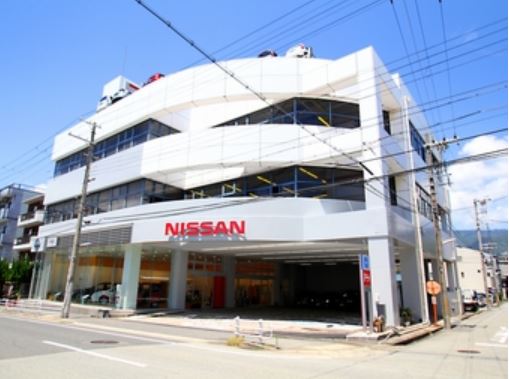 阪神石屋川駅より南西に徒歩約3分の距離で非常に便利です。