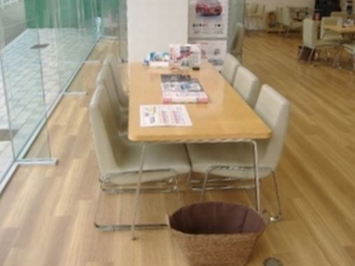 かばん等を入れる小物入れもご用意しています