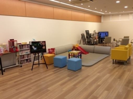 お子様も楽しくお過ごし下さい。授乳室もご用意しています。