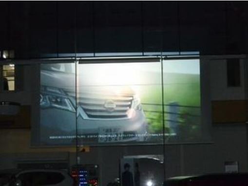 閉店後に２００インチのスクリーンに日産最新のＣＭが流れます！