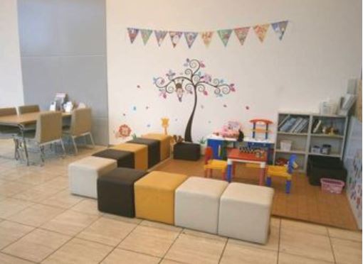 楽しさいっぱいのキッズコーナー、お子様も帰りたがらないかも？