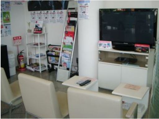 サービスの待ち時間もＴＶや雑誌をご覧いただけます。