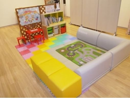 キッズコーナーは、商談コーナーから目も届きパパ、ママも安心♪