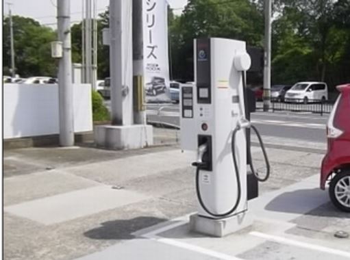 急速充電器も２４時間ご利用いただけます。