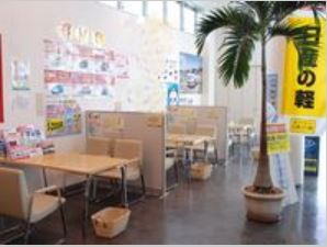 落ち着いて商談できるゆったりとした商談コーナーです