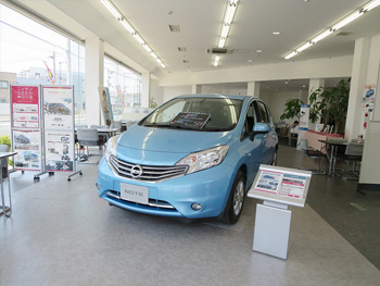 ショールームは明るく快適なスペースです。