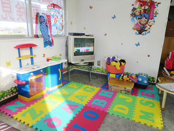 お子様で楽しく過ごせるキッズスペース。
